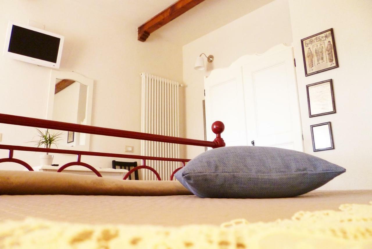 B&B Colle Di Terria Country House Contigliano Exterior photo